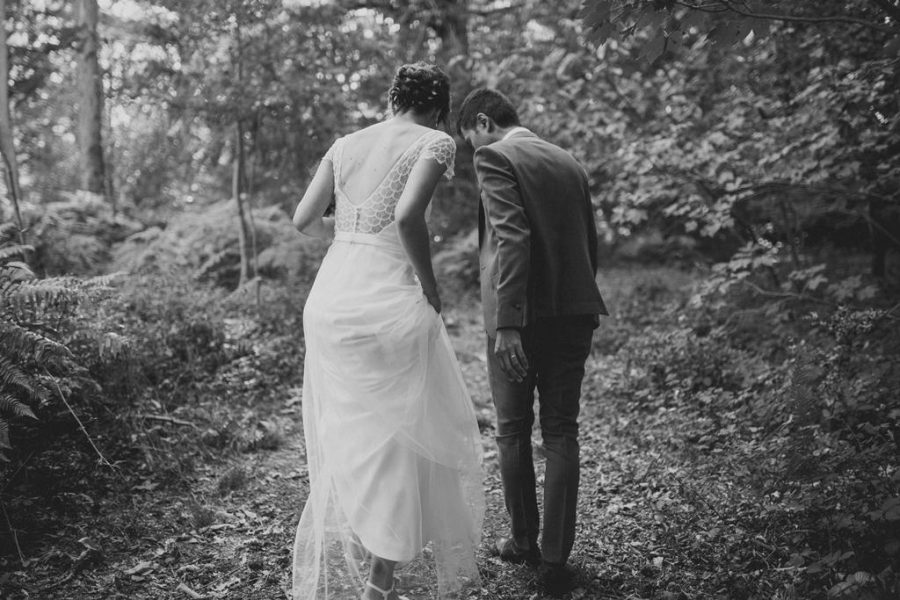 mariés en forêt